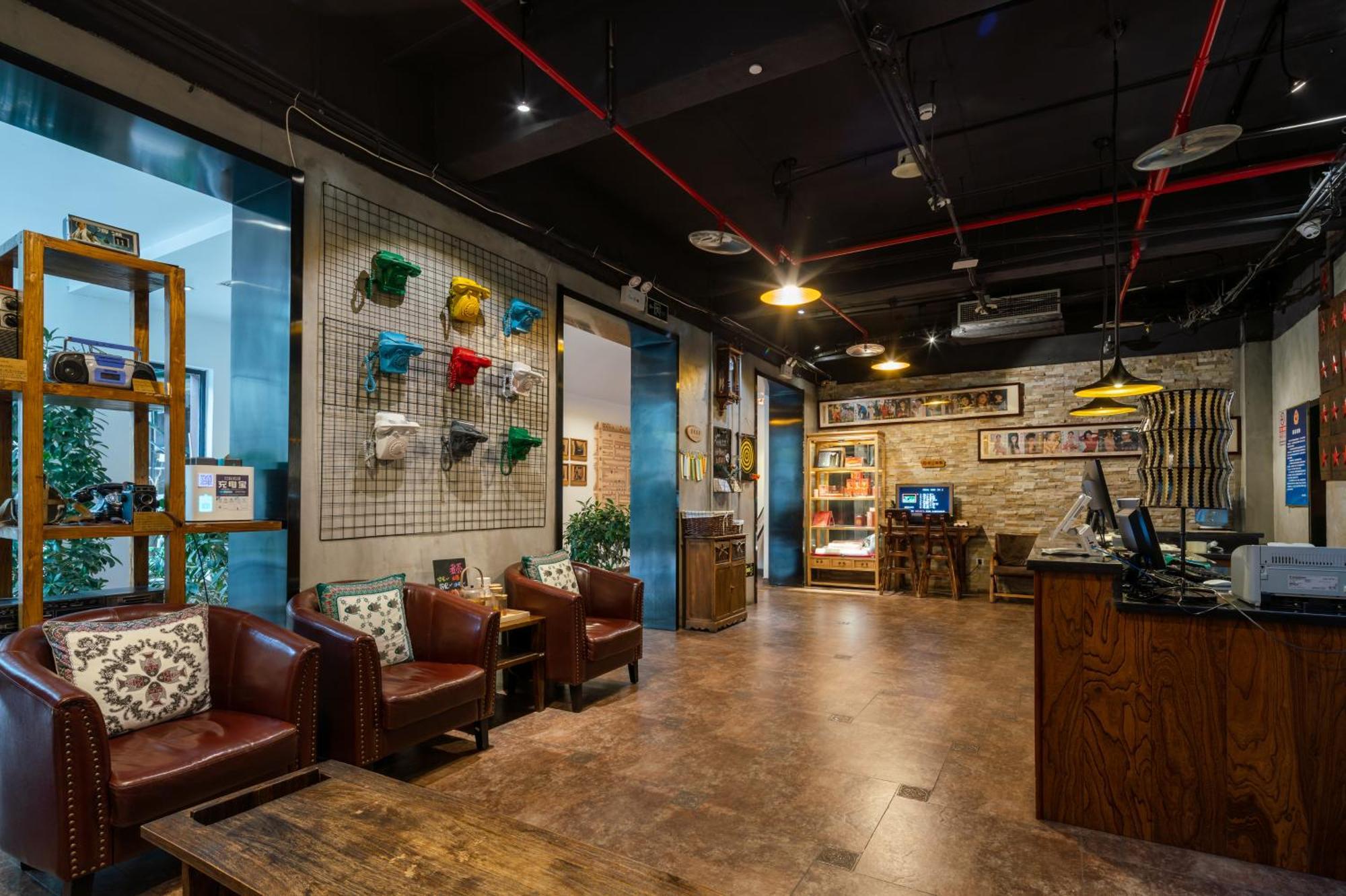 Time Traveller Hotel- Near Beijing Yonghe Lama Temple, Ghost Street, Beihai Park, Jingshan Park, Drum Tower, Houhai Bar Street, Tian'Anmen Square, Located In Beijing Traditional Hutongs, 5 Minutes Away From Subway, Free Laundry Serive Exterior foto